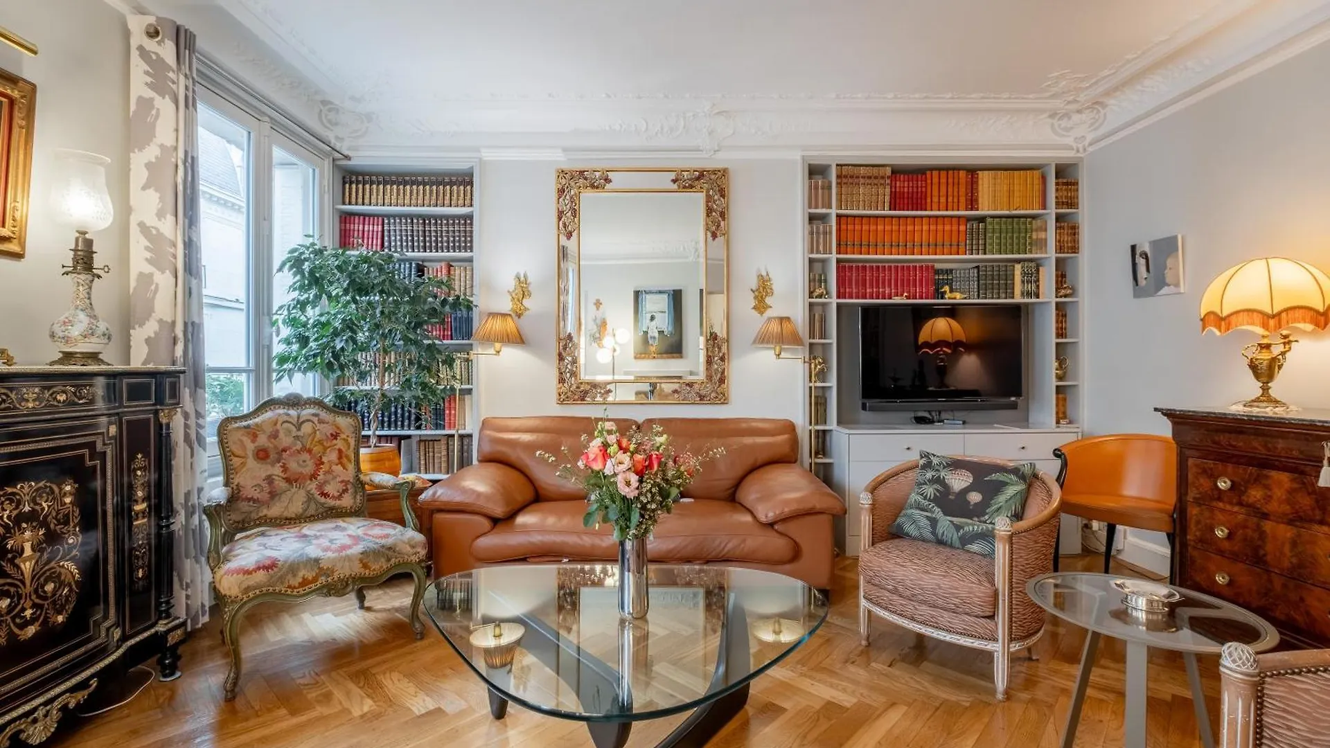 Apartment Veeve - Triumphant Design *