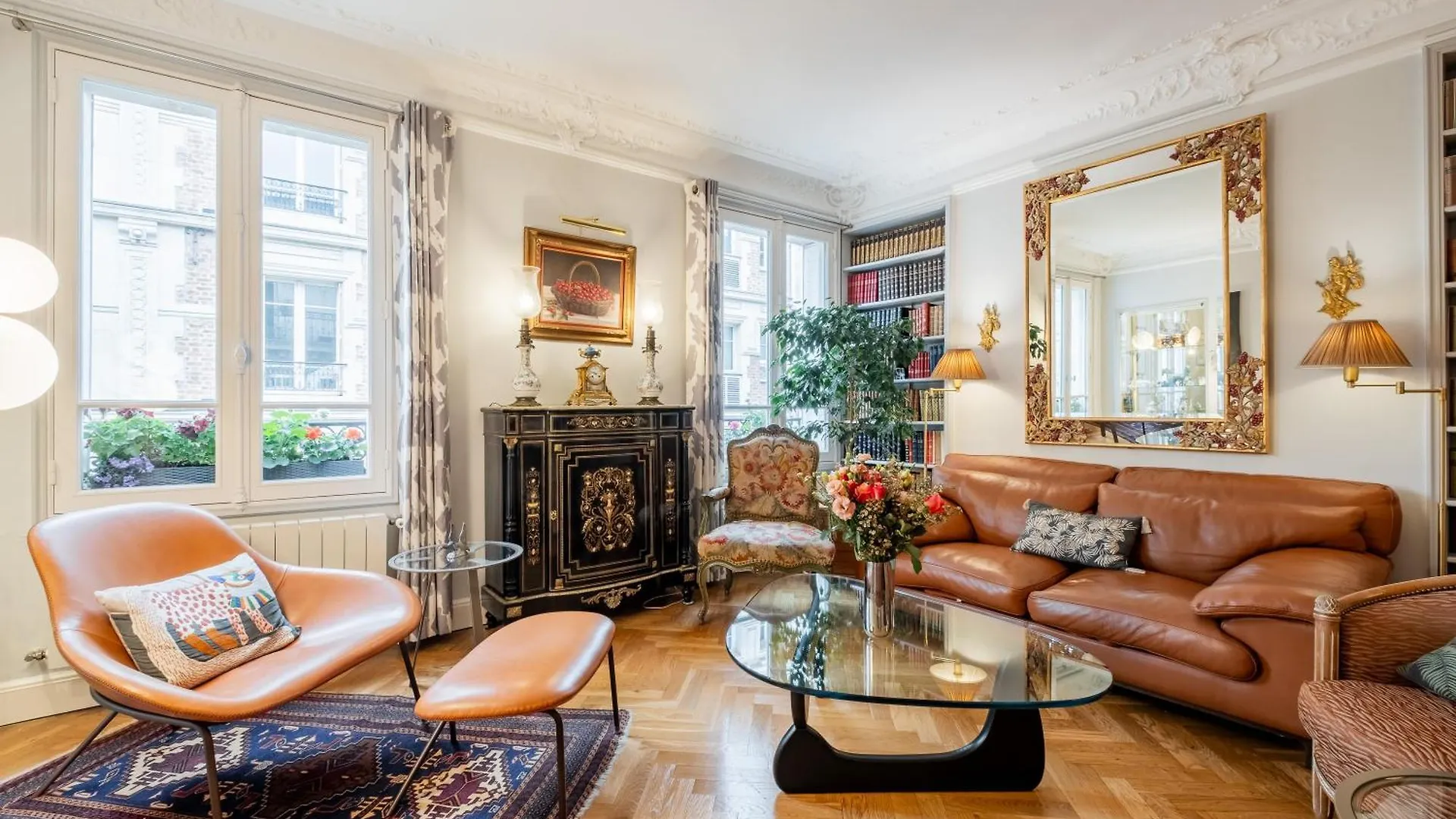 Veeve - Triumphant Design Paris